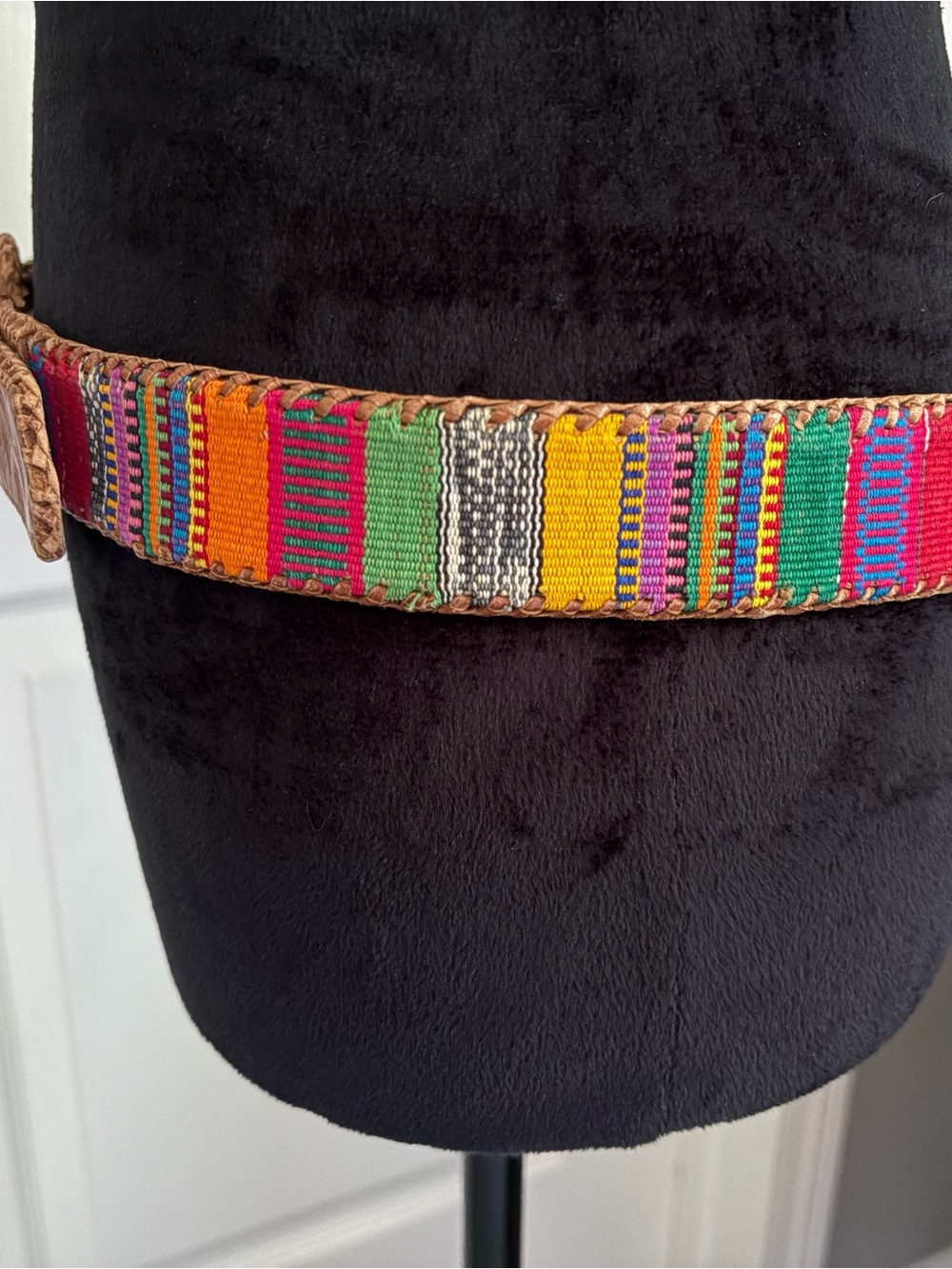 Handcrafted Brown Leather Belt with Multicolor Woven Accent - Picture 2 of 8